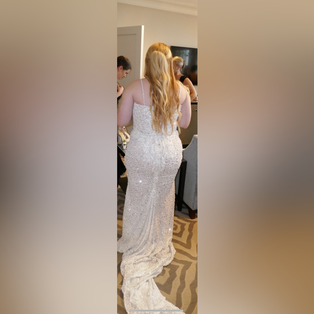 Mermaid Wedding Dress - Picture 2 of 11